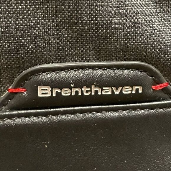 Brenthaven Collins Collection Vertical Charcoal Crossbody Messenger Bag - Picture 9 of 16